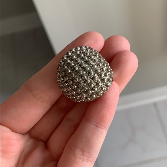 Ring - Picture 1 of 4